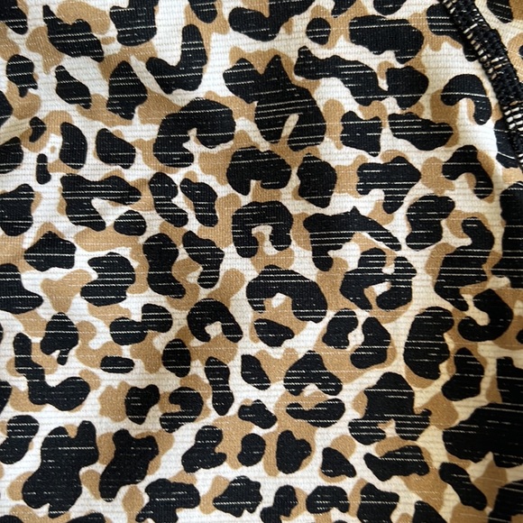 🆕 NWT Outdoor Voices leopard leggings size S - Picture 6 of 6